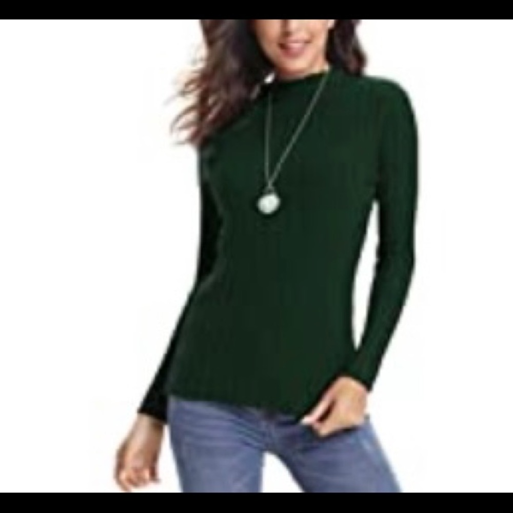 Abollria sweater.